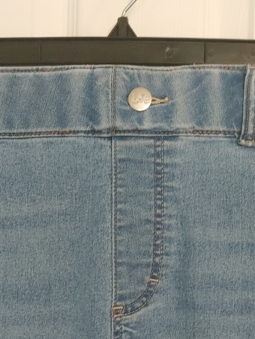 Lee Women’s Light Blue Stretch Skinny Pull On Above Ankle Length Jeans Size XL - Picture 4 of 5